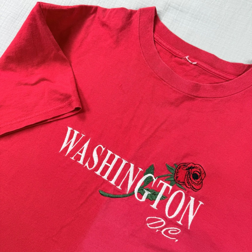 Vintage Y2K Washington DC Rose Embroidered T Shirt Red‎ Mens Medium Souvenir Tee